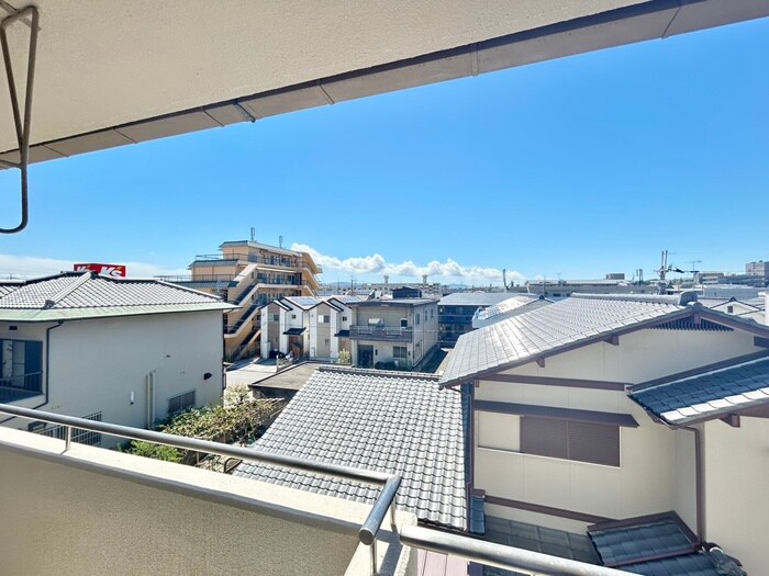 物件内観写真16　(室内からの展望)