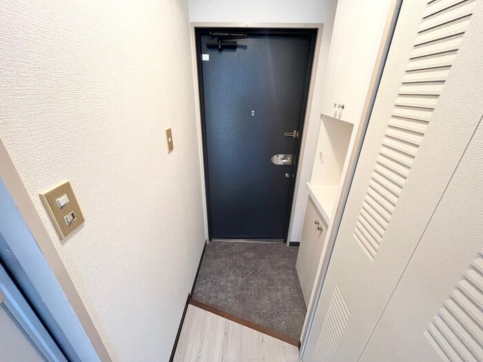 物件内観写真18　(玄関)