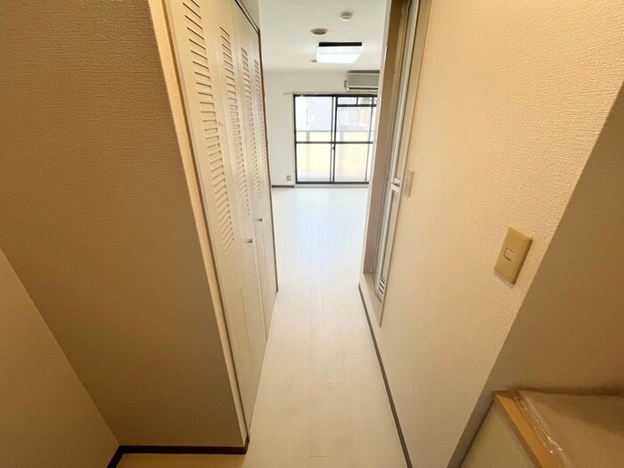 物件内観写真20　(廊下)