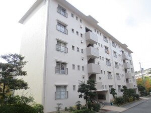 箕面如意谷住宅四号棟（201）外観写真