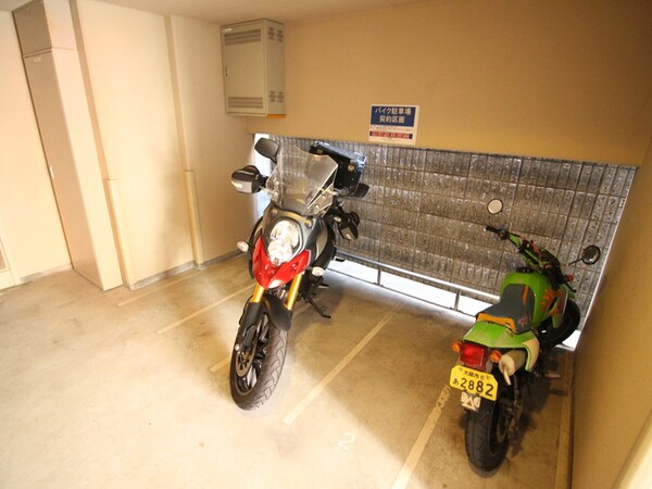 バイク置き場
