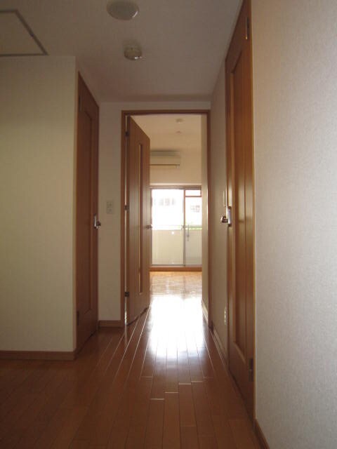 物件内観写真16　(廊下)
