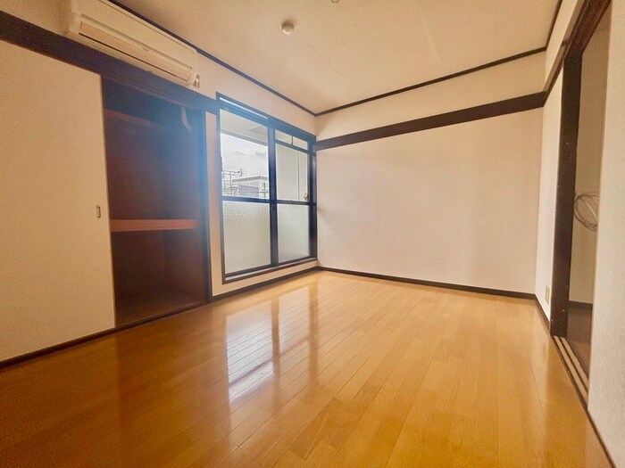 物件内観写真7　(居室)