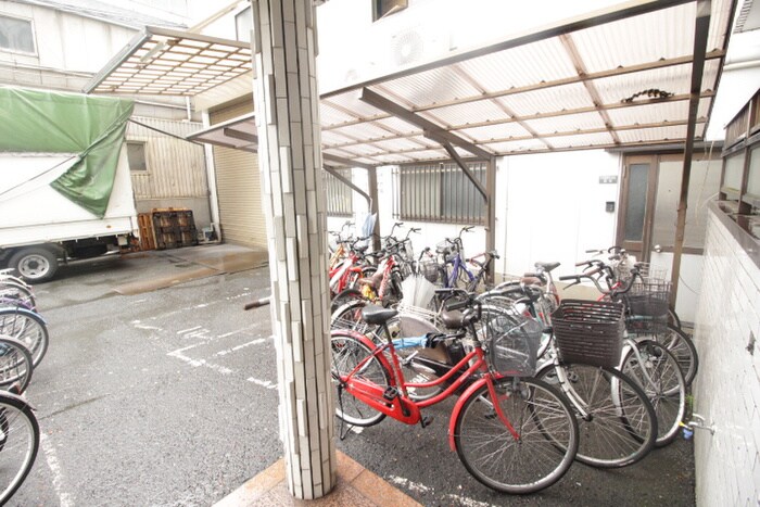 物件外観写真3　(駐輪場)