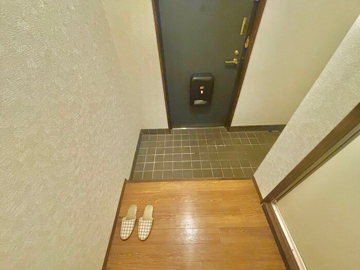 物件内観写真14　(玄関)