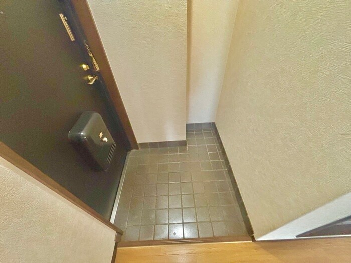物件内観写真14　(玄関)