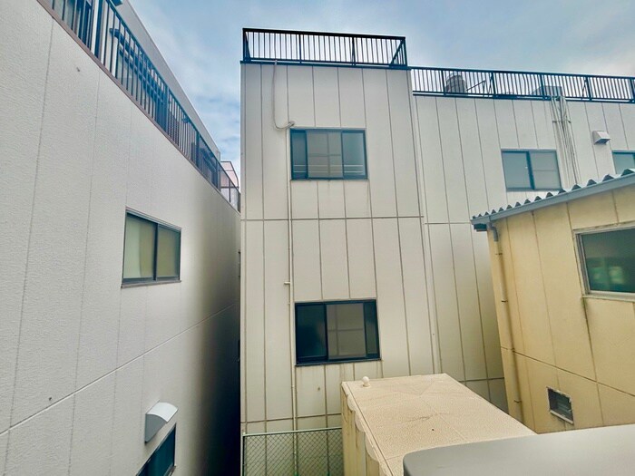 物件内観写真16　(室内からの展望)