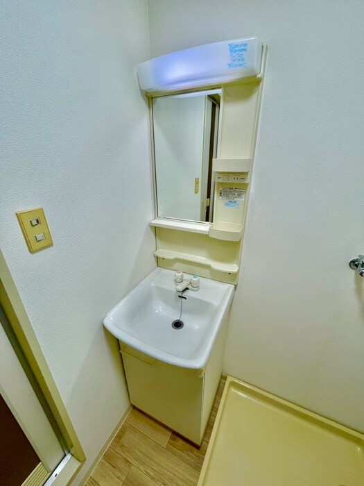 物件内観写真8　(洗面)