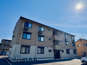 Tell me 和華外観写真