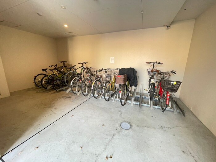 物件外観写真6　(駐輪場)