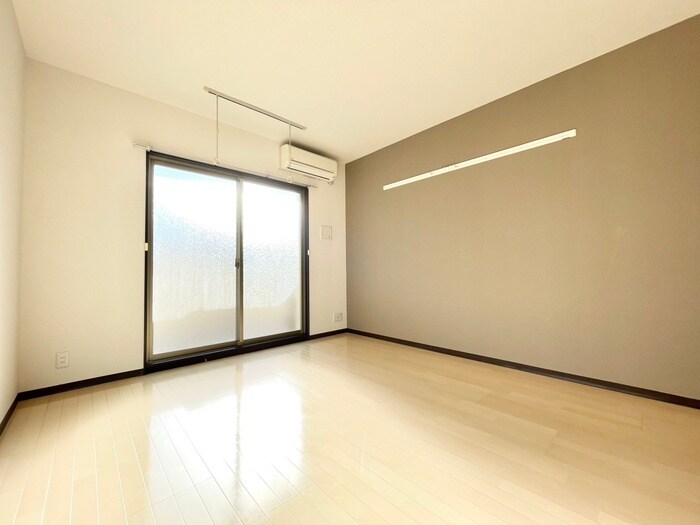 物件内観写真10　(居室)