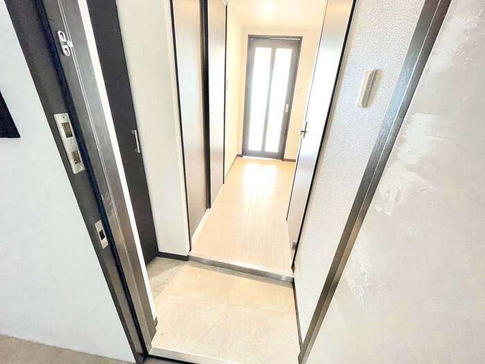 物件内観写真19　(玄関)