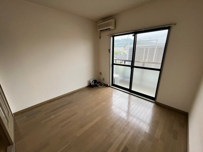 物件内観写真10　(居室)