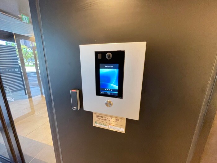 物件外観写真5　(エントランス部分)