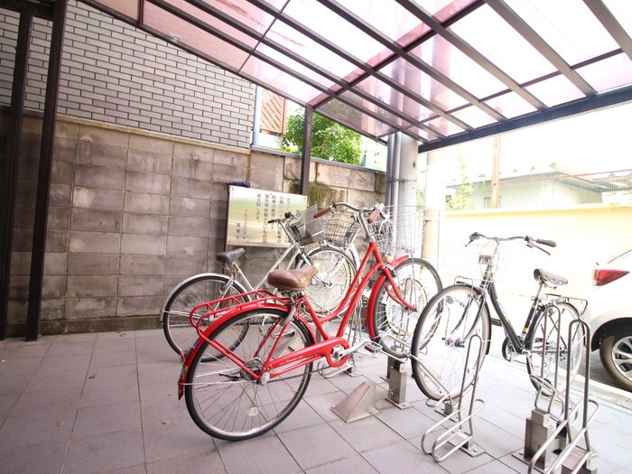 物件外観写真5　(駐輪場)