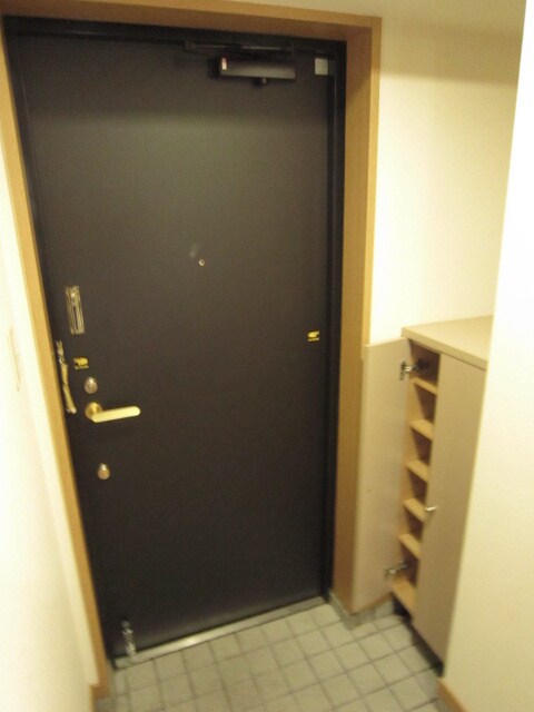 物件内観写真13　(玄関)