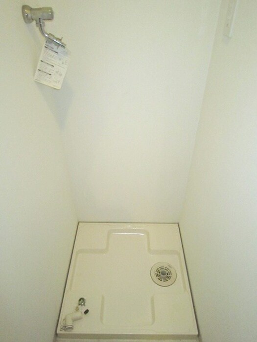 物件内観写真11　(洗濯機置場)