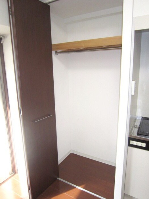 物件内観写真12　(収納)