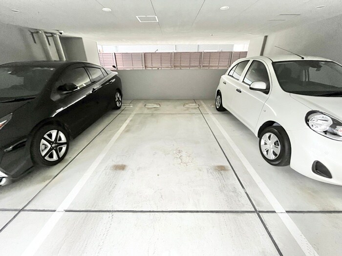 物件外観写真3　(駐車場)