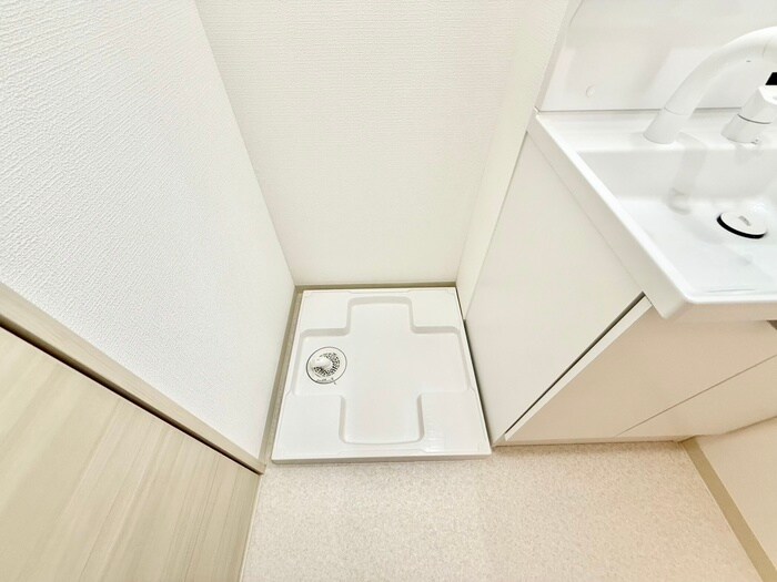 物件内観写真10　(洗濯機置場)