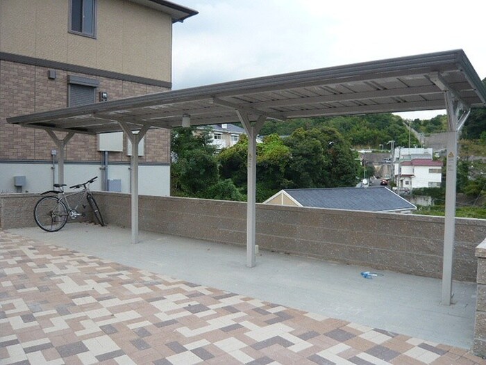 物件外観写真6　(駐輪場)