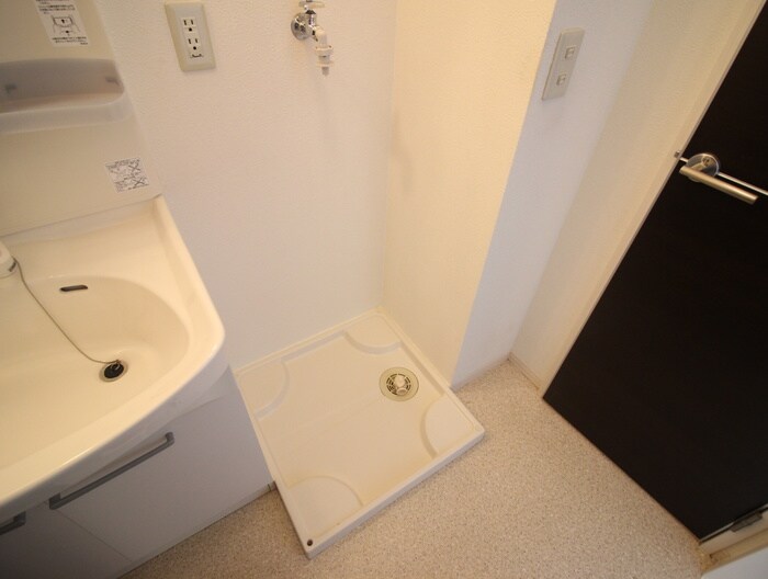 物件内観写真17　(洗濯機置場)