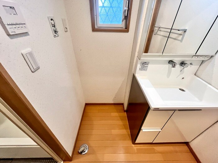 物件内観写真22　(洗濯機置場)