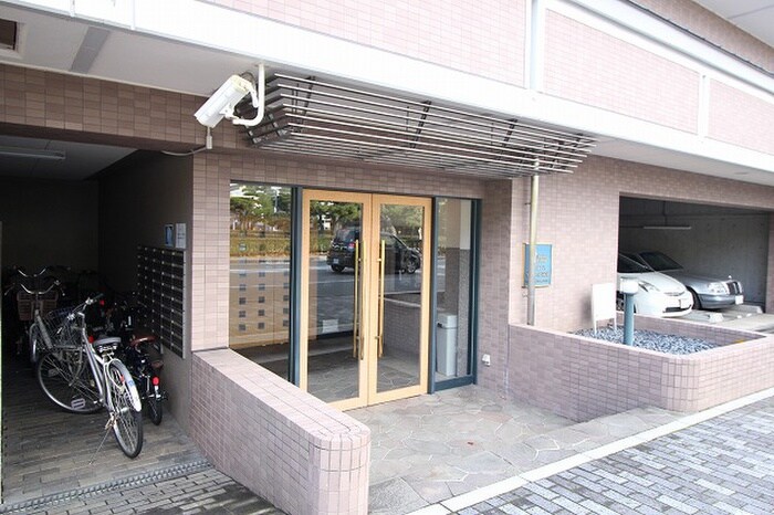 物件外観写真4　(エントランス部分)