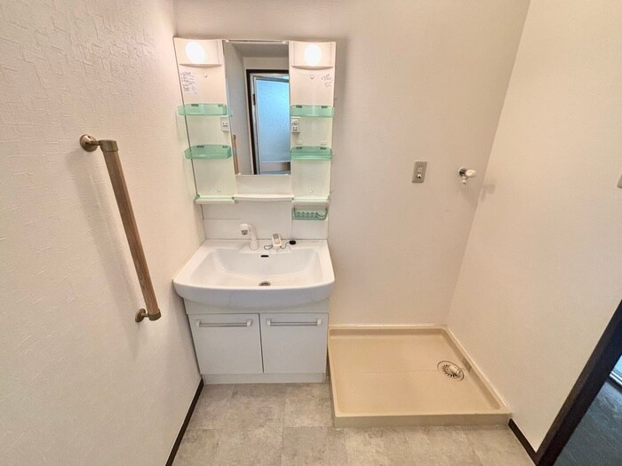 物件内観写真11　(洗面)