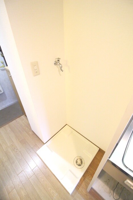 物件内観写真10　(洗濯機置場)