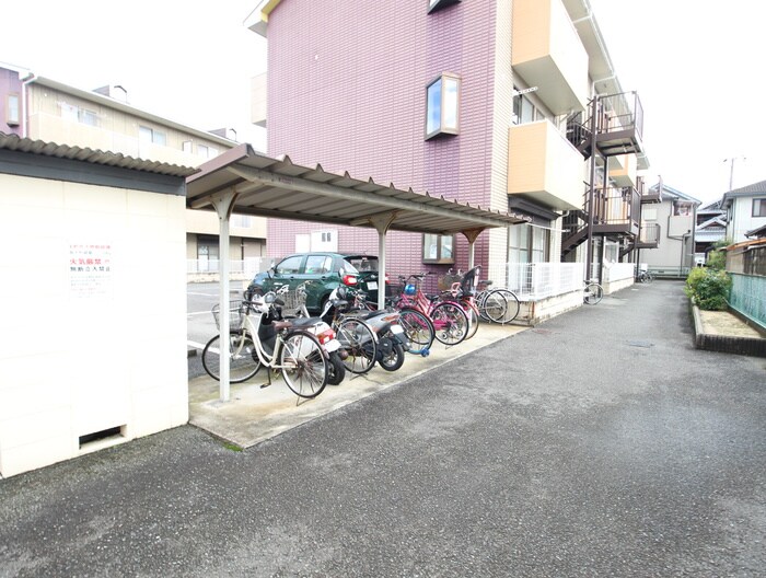 物件外観写真6　(駐輪場)