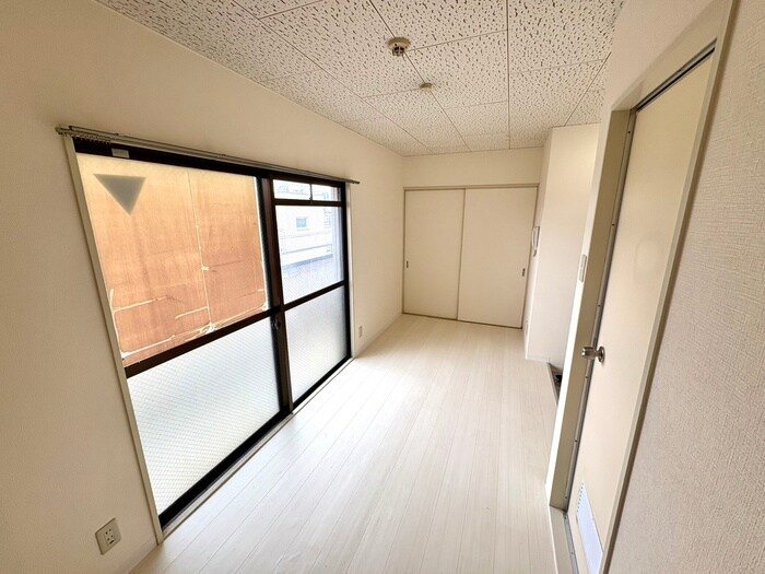 物件内観写真15　(居室)