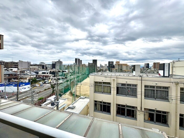 物件内観写真17　(室内からの展望)