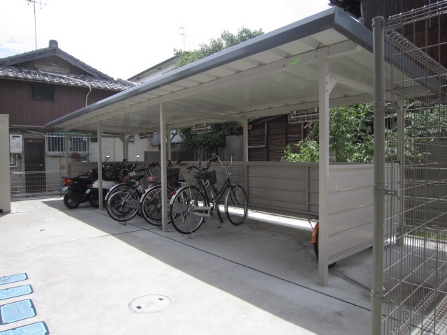物件外観写真3　(駐輪場)