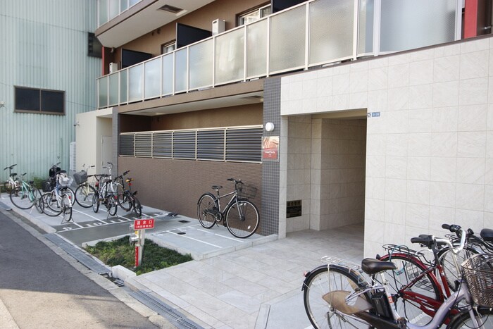 物件外観写真2　(駐輪場)