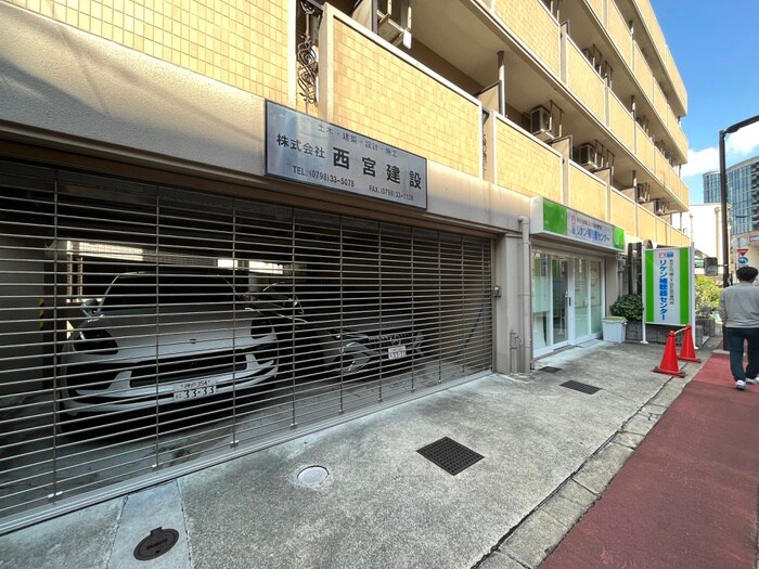 物件外観写真2　(駐車場)