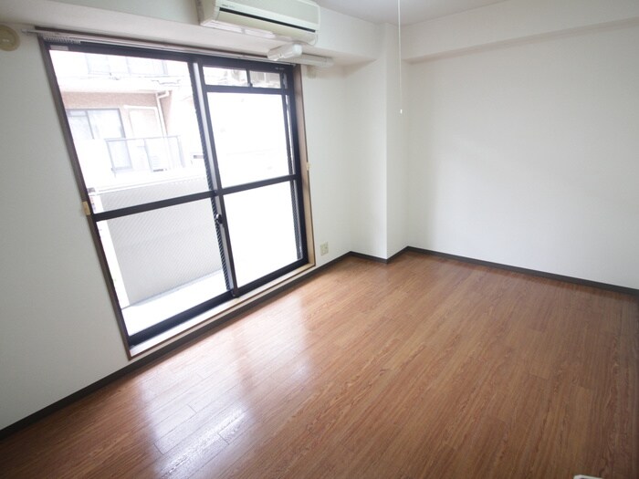 物件内観写真10　(居室)