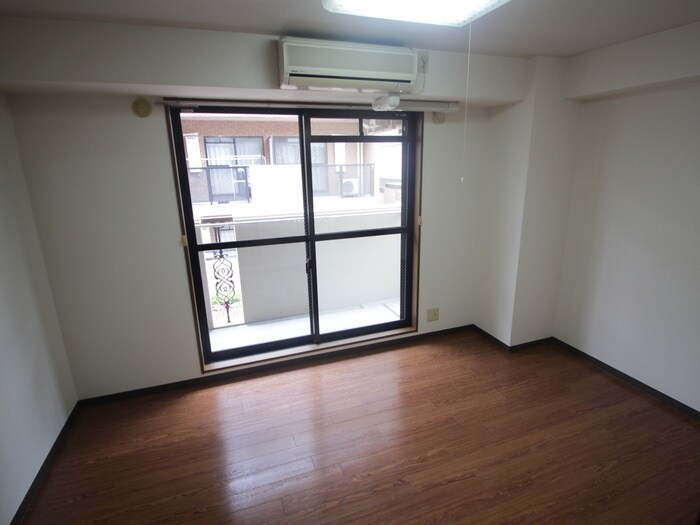 物件内観写真11　(居室)