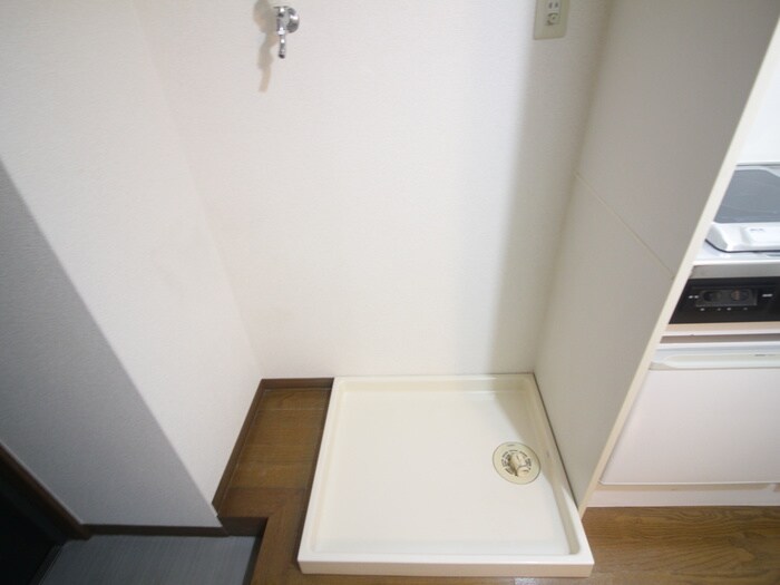 物件内観写真15　(洗濯機置場)