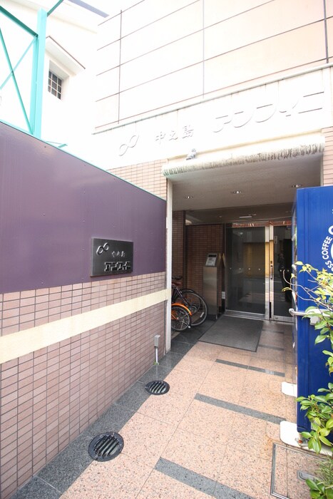 物件外観写真6　(エントランス部分)