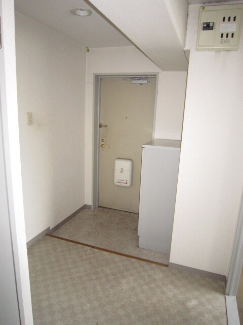 物件内観写真15　(玄関)