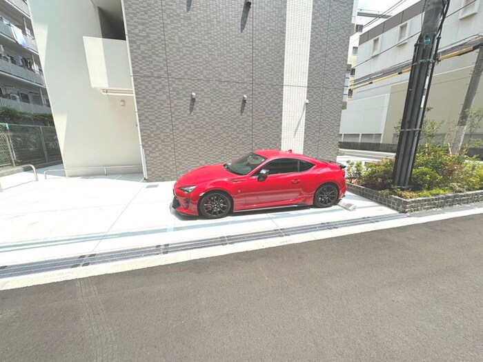 物件外観写真6　(駐車場)