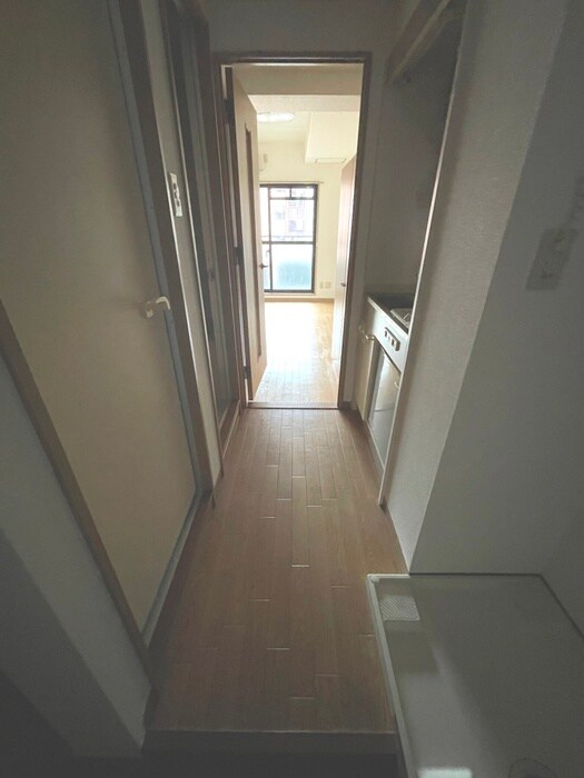 物件内観写真16　(廊下)
