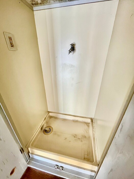 物件内観写真12　(洗濯機置場)