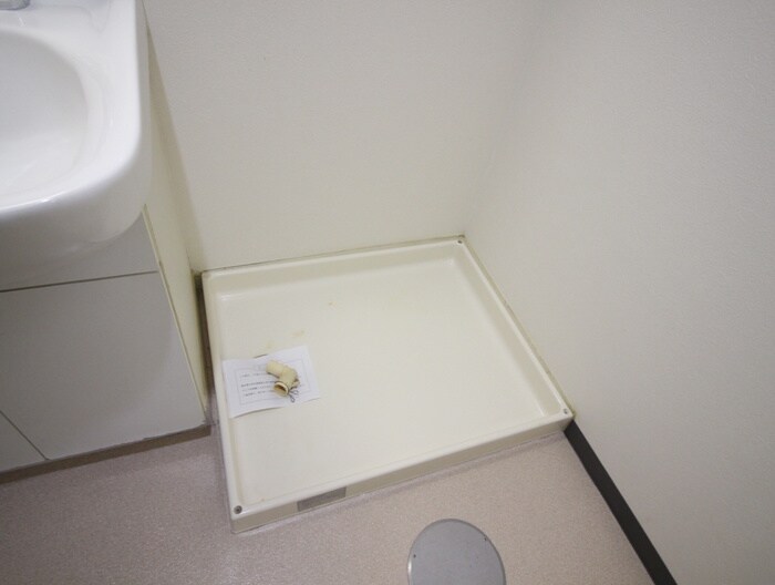 物件内観写真12　(洗濯機置場)