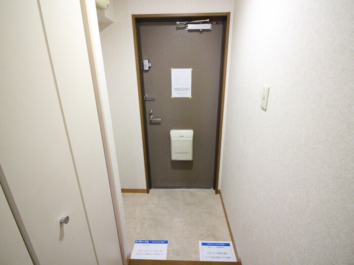 物件内観写真17　(玄関)