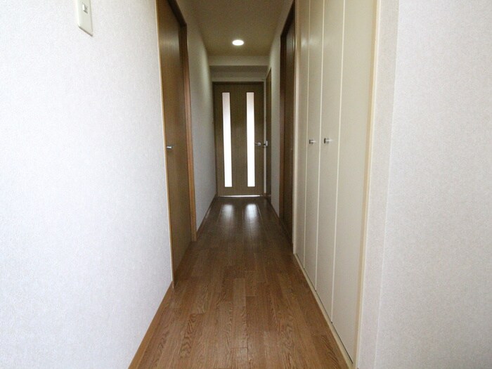 物件内観写真20　(廊下)
