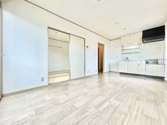 物件内観写真4　(居室)