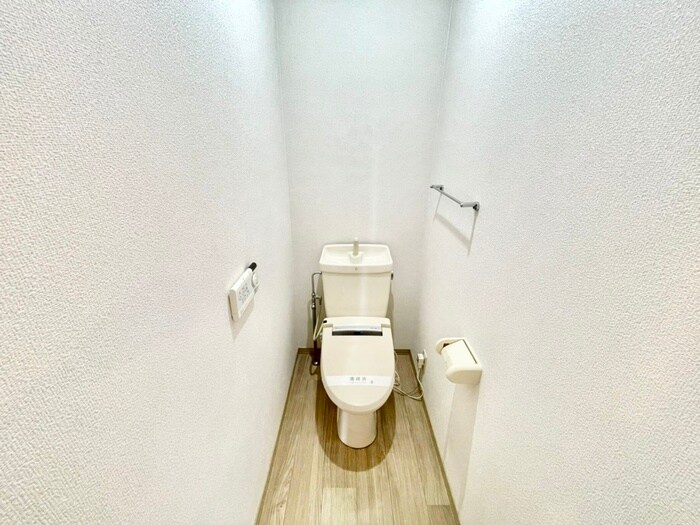 物件内観写真8　(トイレ)