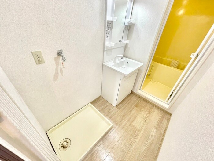 物件内観写真15　(洗濯機置場)